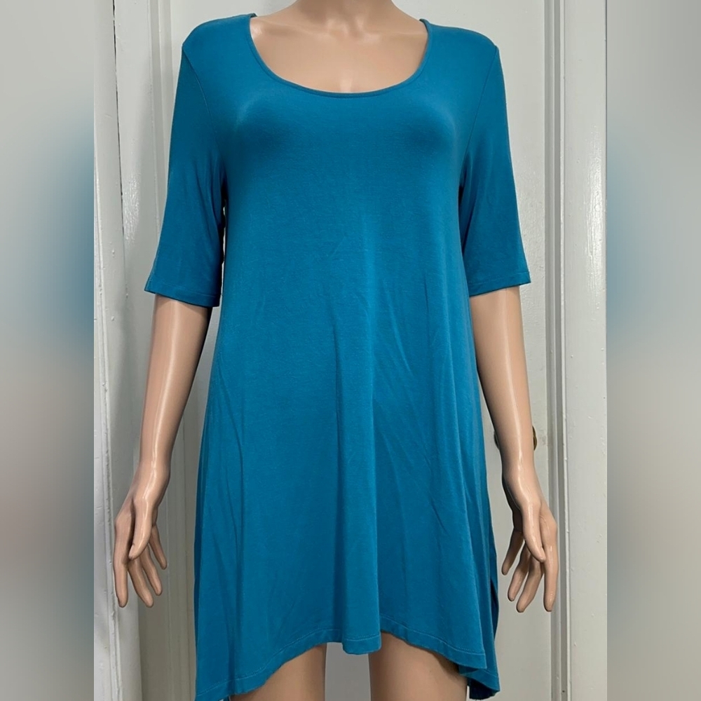 Soft Surroundings Short Sleeve Blouse Size M Green Blue Viscose and Spandex.